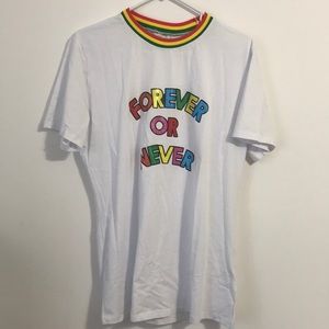 basic white stretchy tee